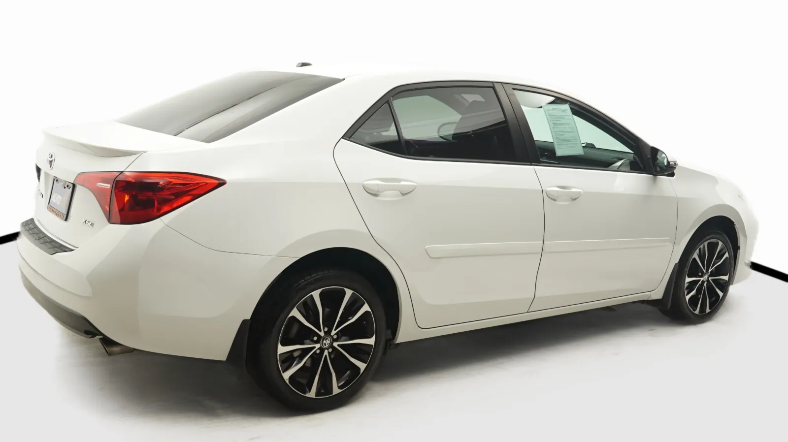 More photos of 2018 Toyota Corolla L at Auto City, CA