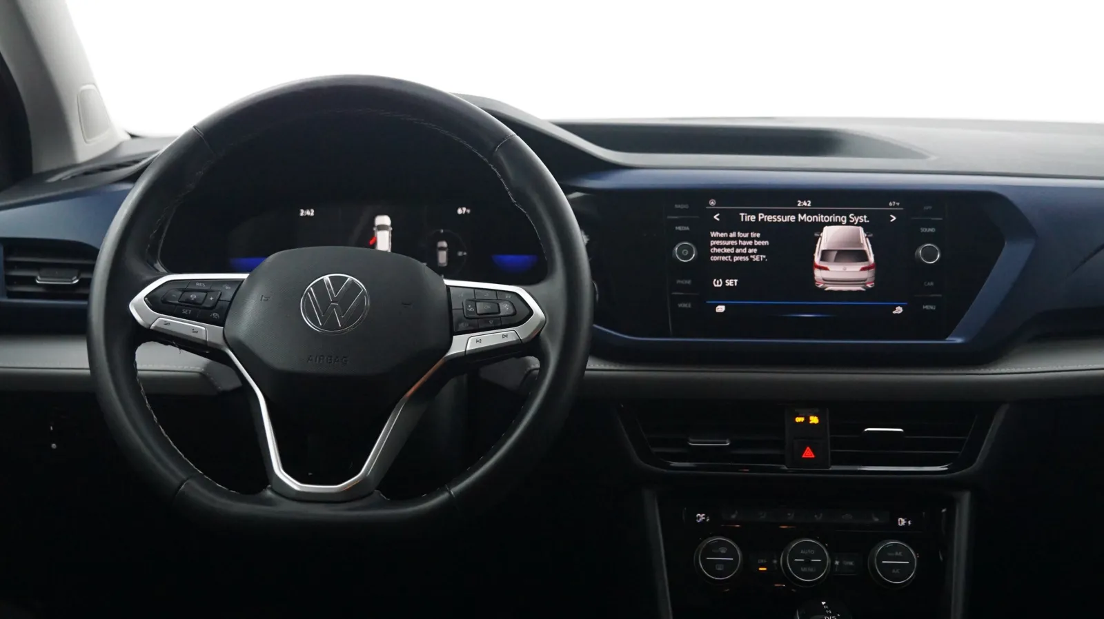 More photos of 2024 Volkswagen Taos SE at Auto City, CA