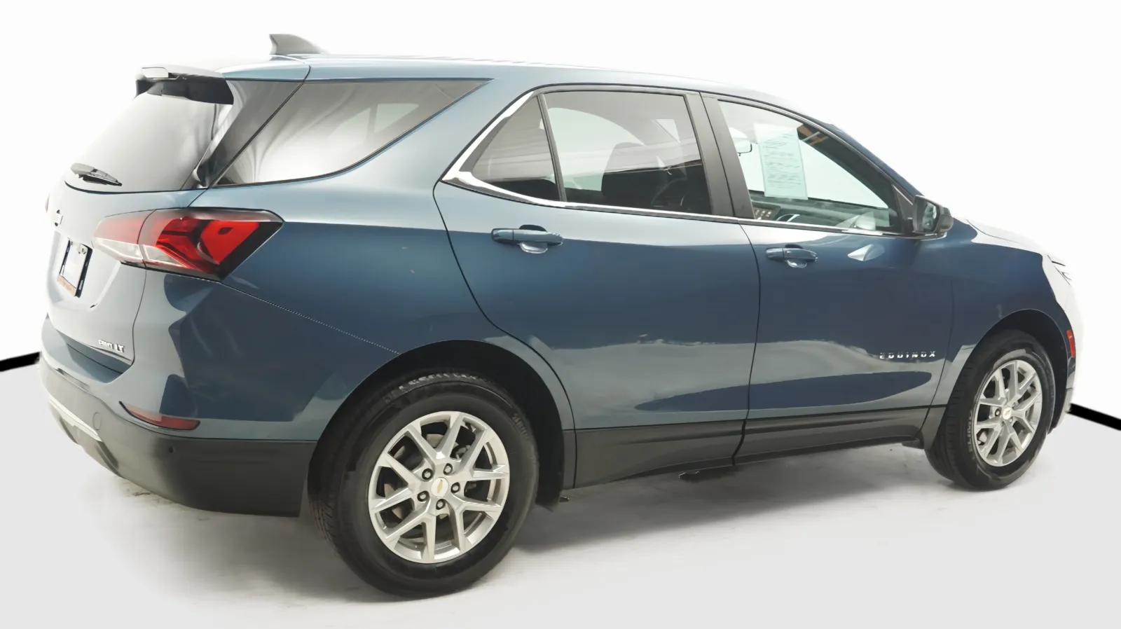 More photos of 2024 Chevrolet Equinox LT at Auto City, CA
