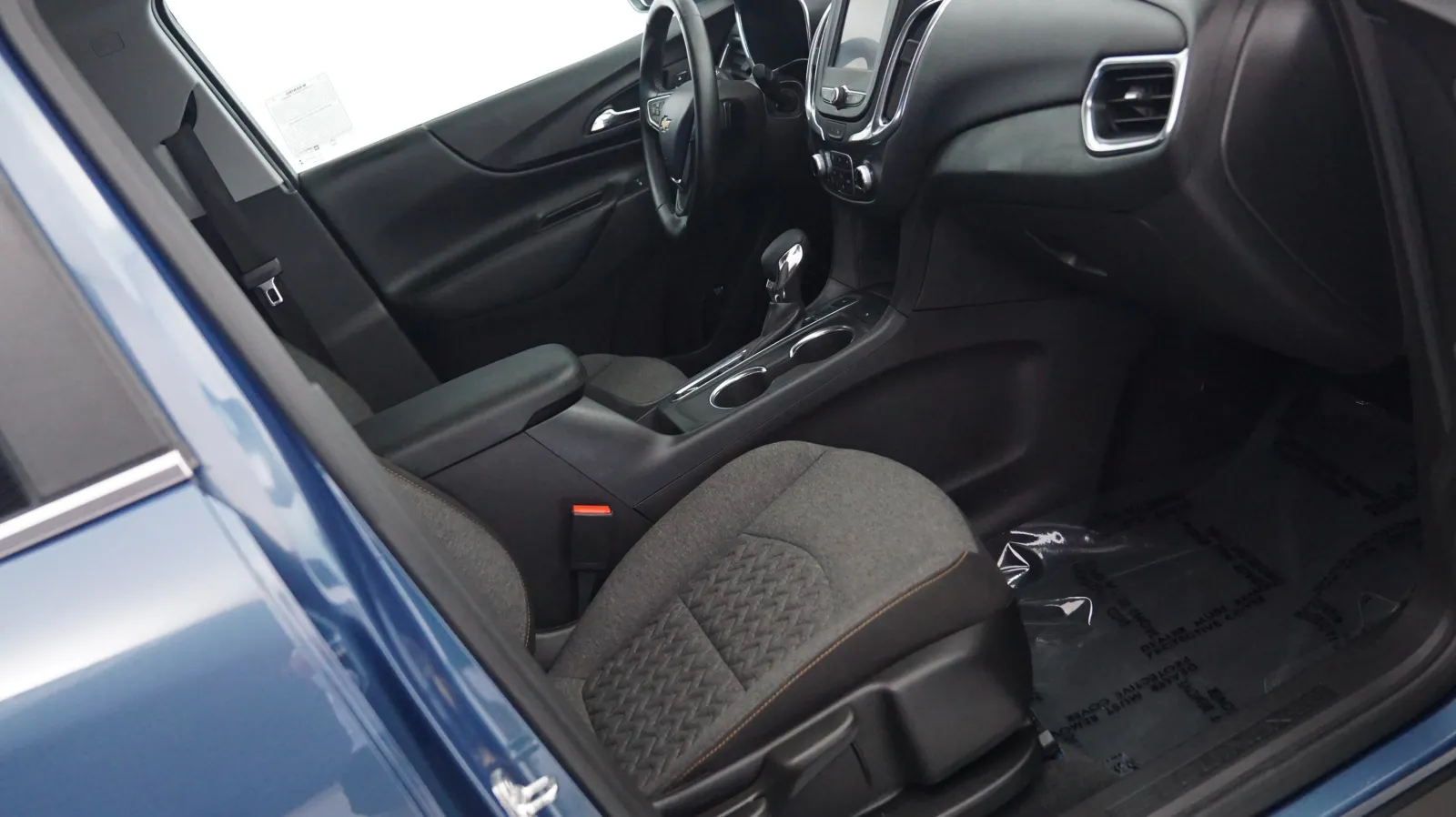 More photos of 2024 Chevrolet Equinox LT at Auto City, CA