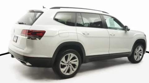 More photos of 2021 Volkswagen Atlas 3.6L V6 SE w/Technology at Auto City, CA