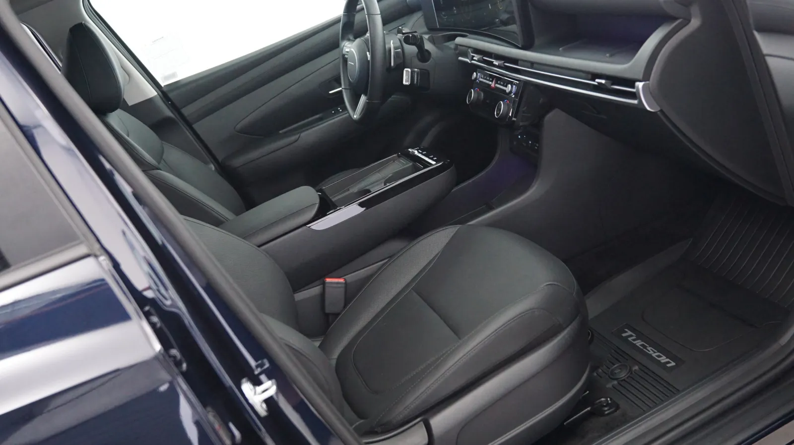 More photos of 2025 Hyundai Tucson Hybrid SEL Convenience at Auto City, CA