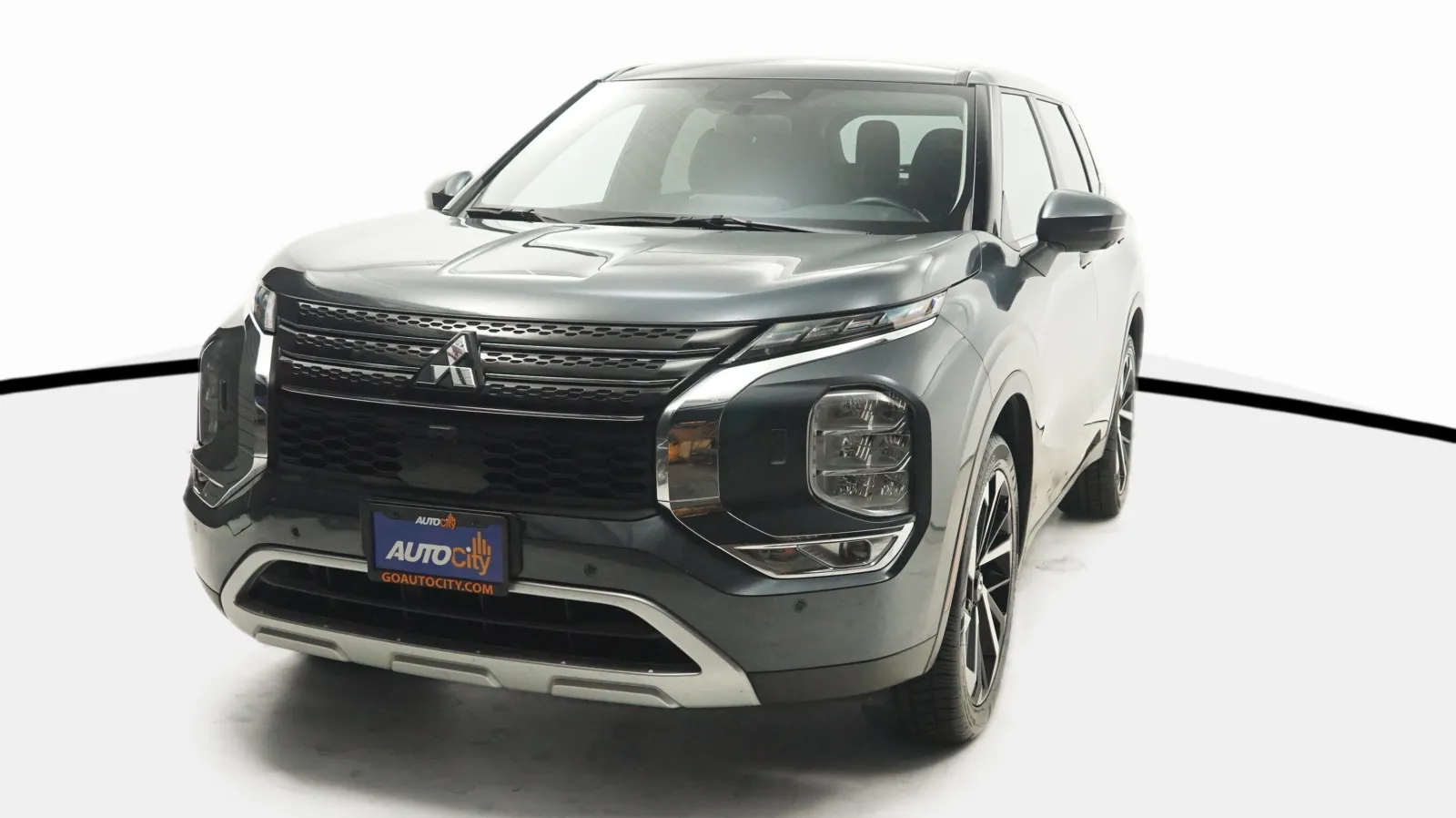 Gray 2024 Mitsubishi Outlander SE for sale in El Cajon, CA