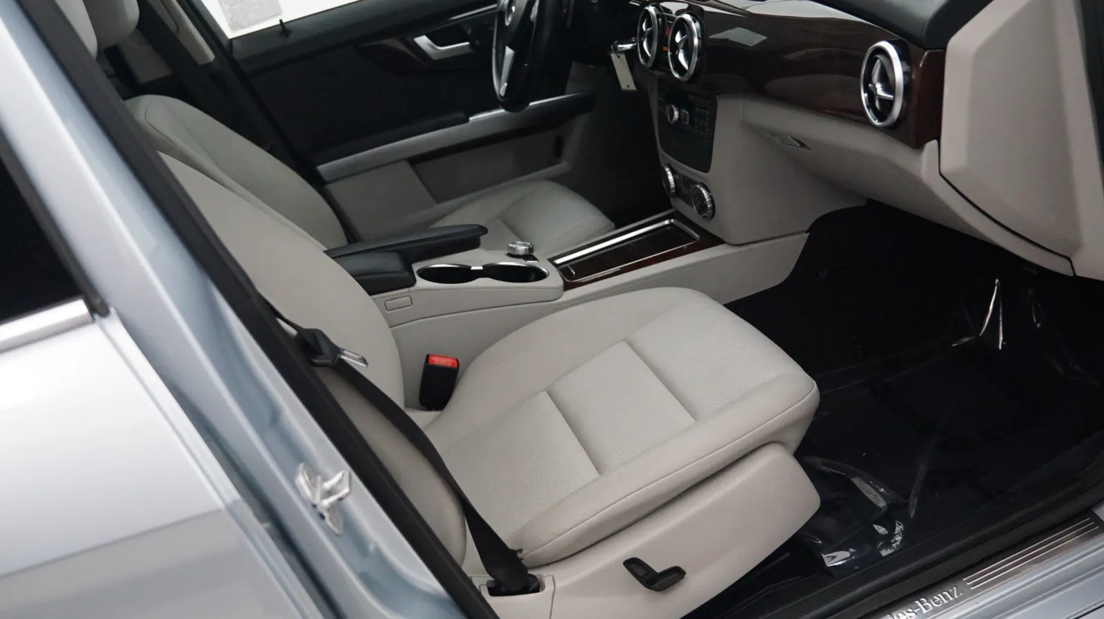 More photos of 2013 Mercedes-Benz GLK-Class GLK 250 BlueTEC at Auto City, CA