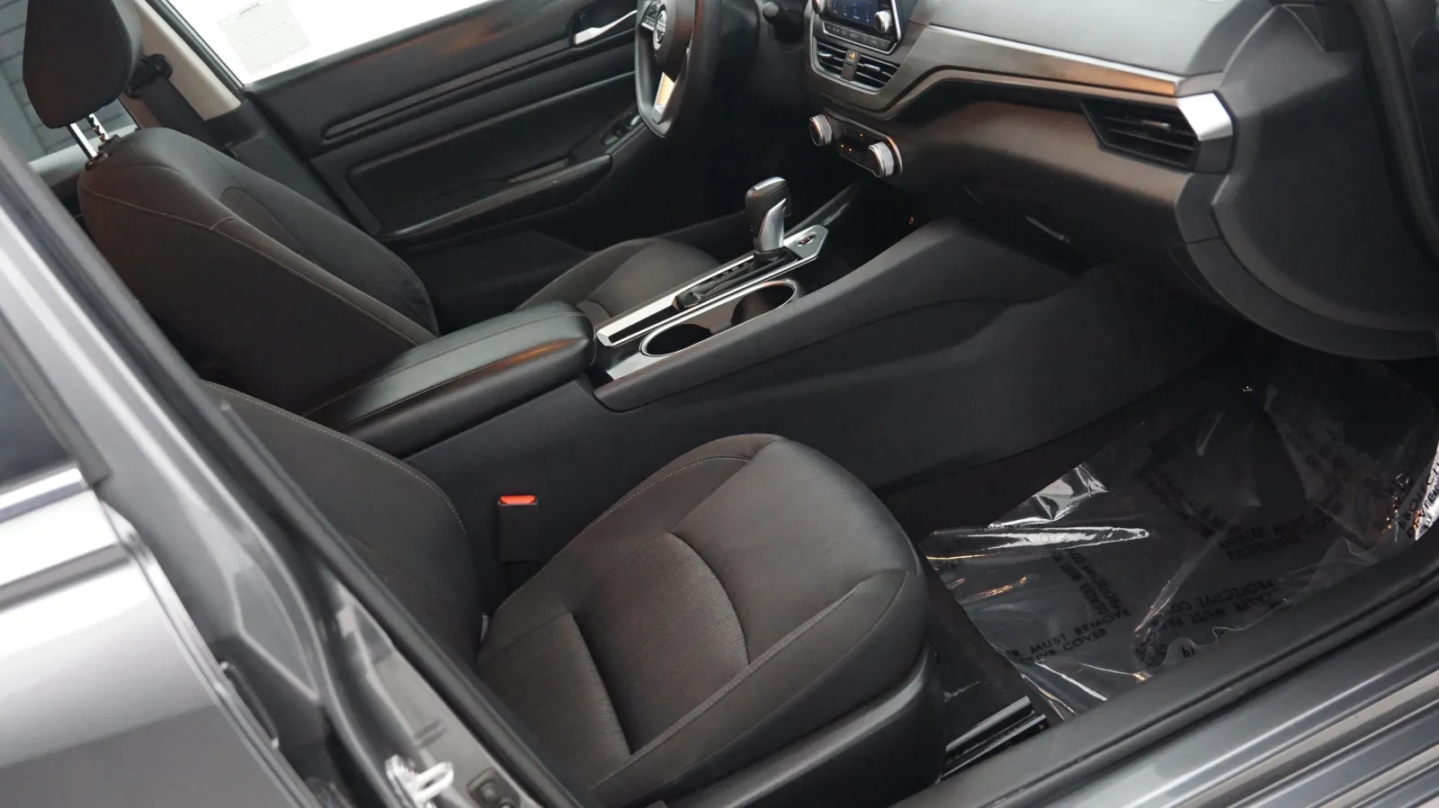 More photos of 2024 Nissan Altima 2.5 SV at Auto City, CA