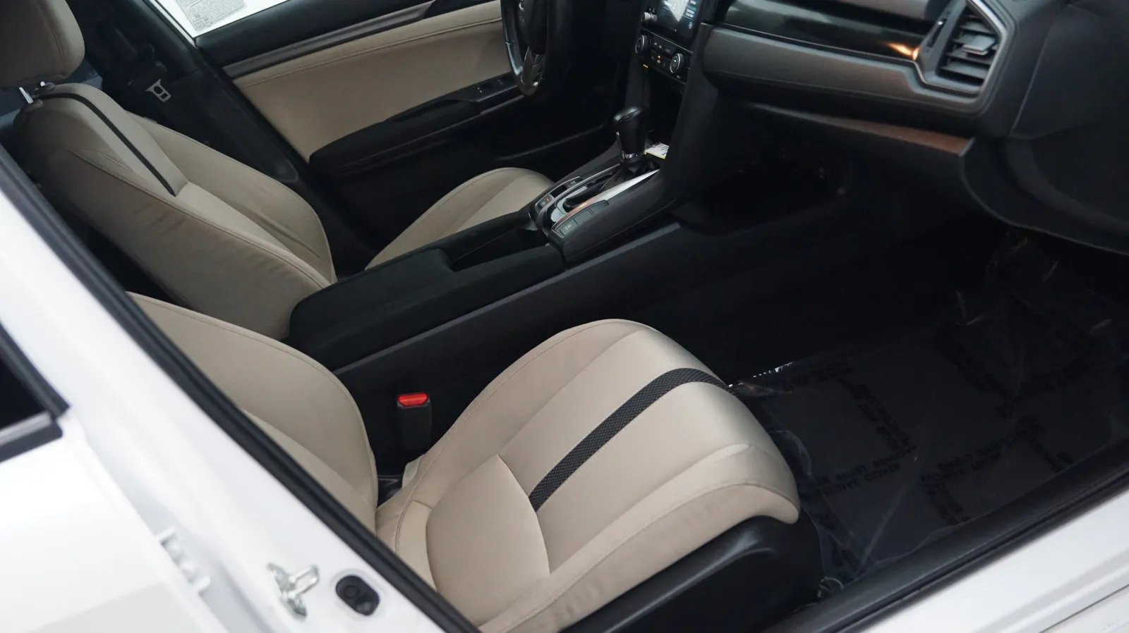 More photos of 2020 Honda Civic Hatchback EX at Auto City, CA
