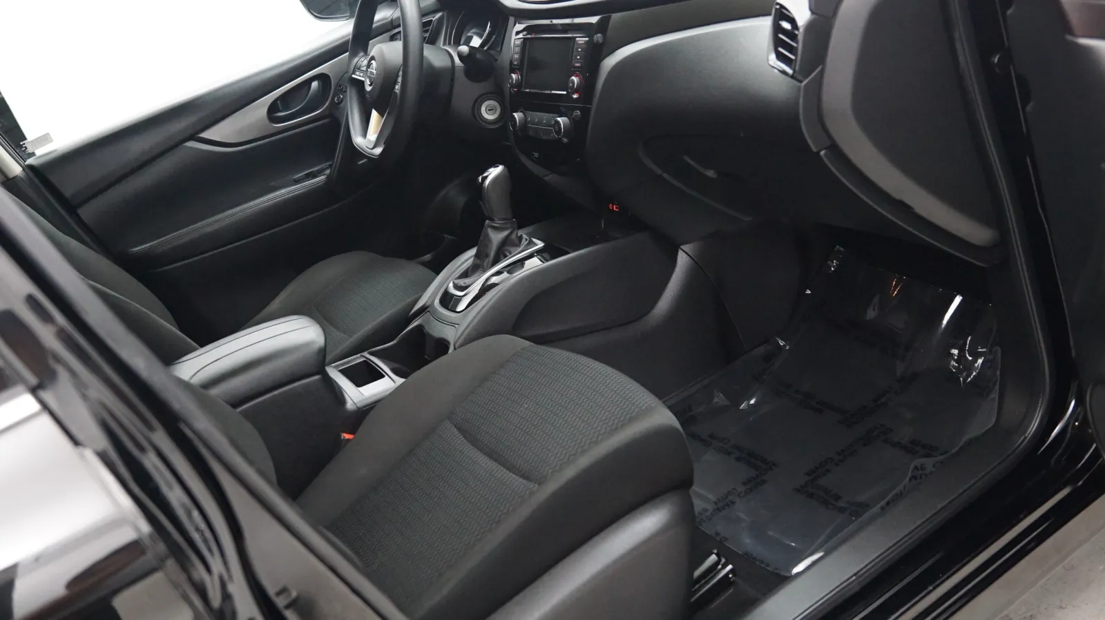 More photos of 2019 Nissan Rogue Sport S at Auto City, CA