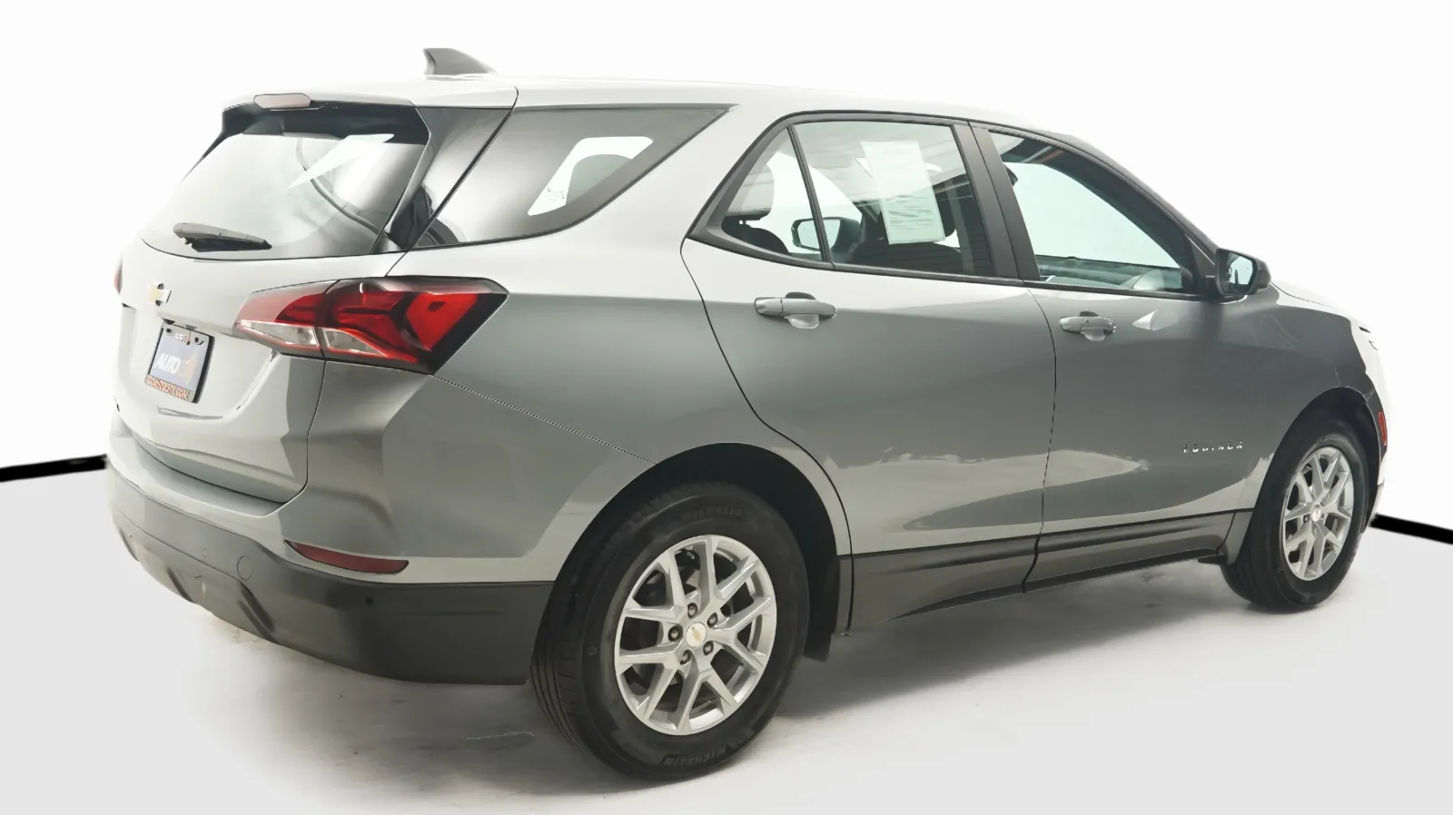 More photos of 2023 Chevrolet Equinox LS at Auto City, CA