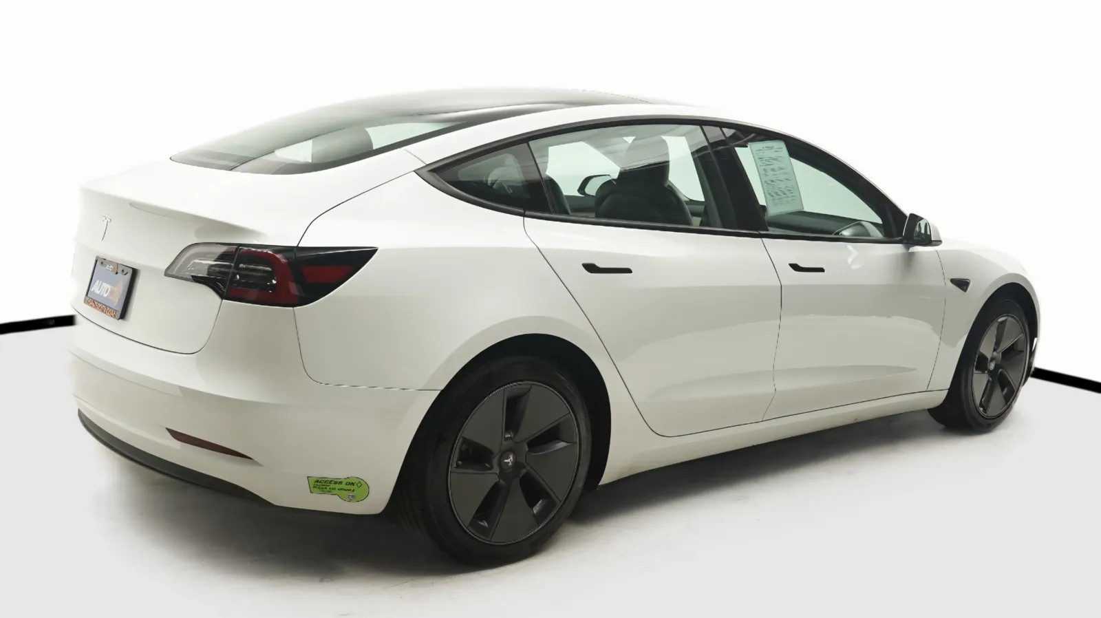 More photos of 2023 Tesla Model 3 at Auto City, CA