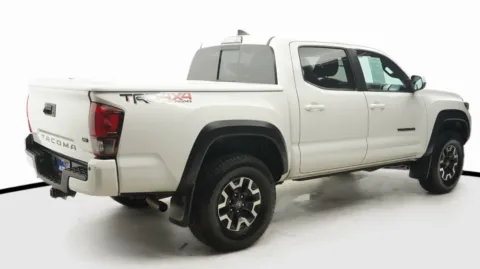 More photos of 2019 Toyota Tacoma TRD Off Road at Auto City, CA