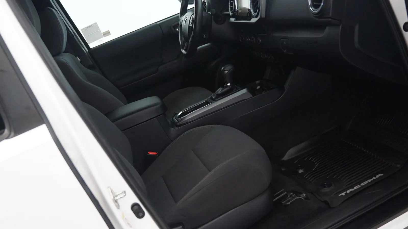 More photos of 2019 Toyota Tacoma TRD Off Road at Auto City, CA