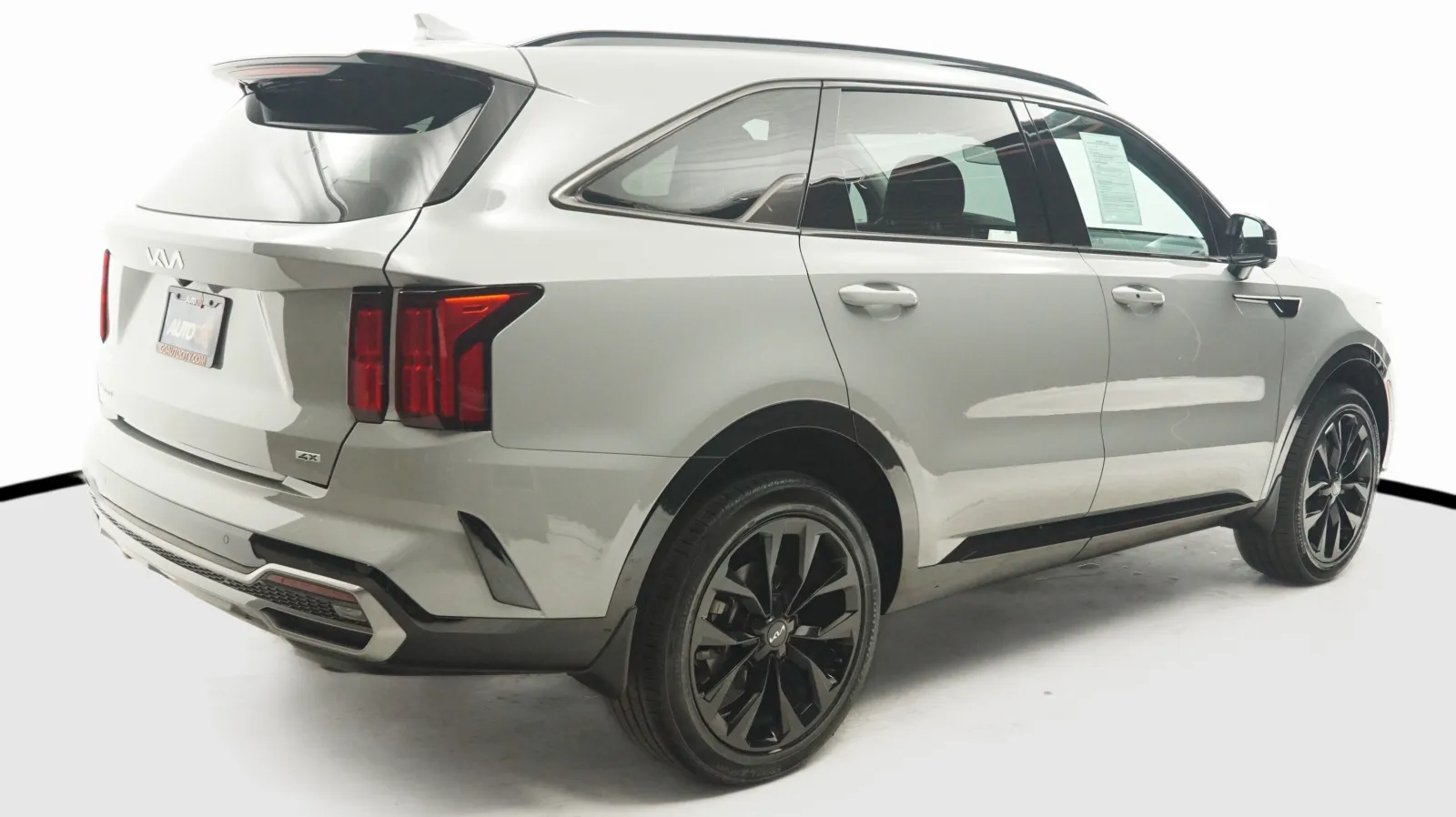 More photos of 2023 Kia Sorento SX Prestige at Auto City, CA