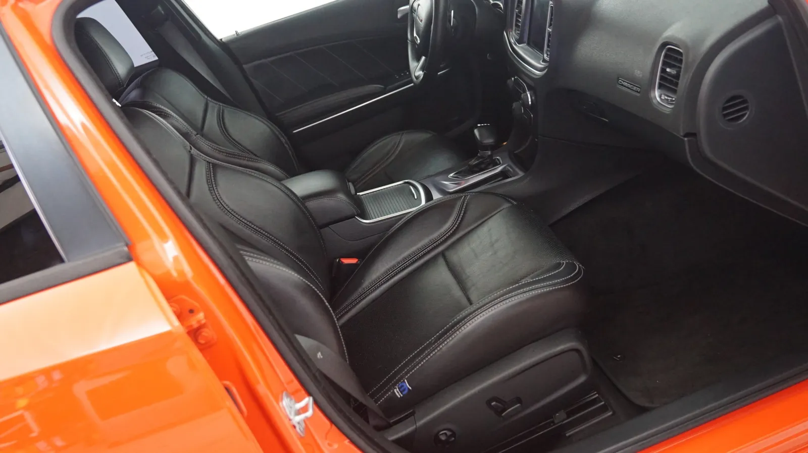 More photos of 2018 Dodge Charger R/T Scat Pack at Auto City, CA