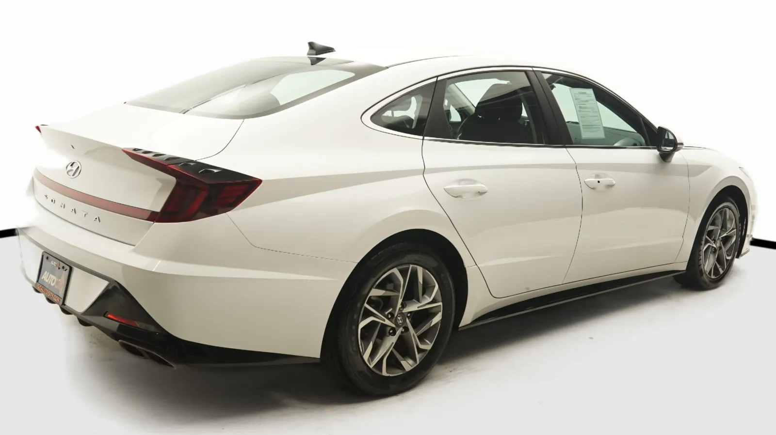 More photos of 2023 Hyundai Sonata SEL at Auto City, CA