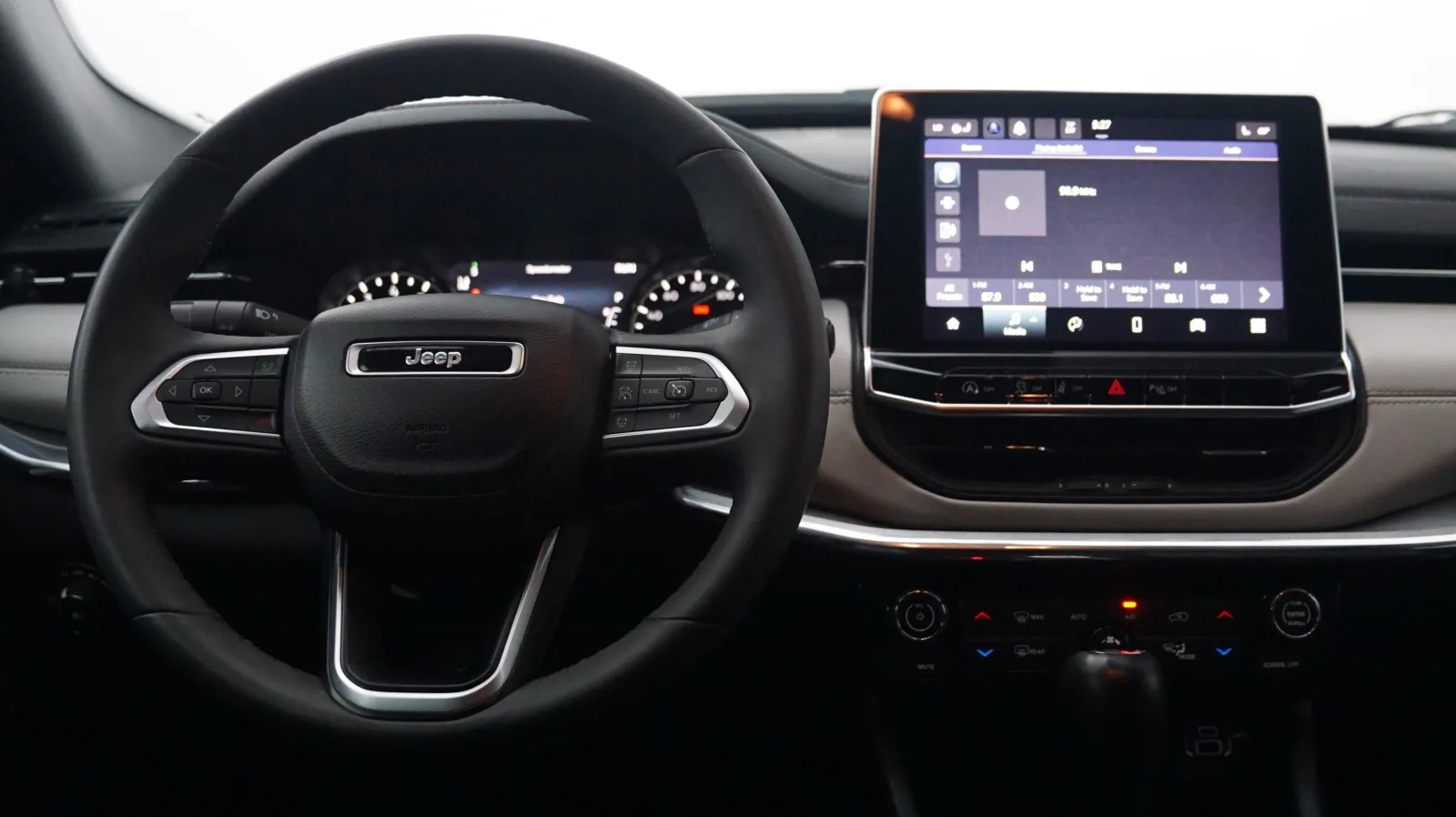 More photos of 2023 Jeep Compass Limited at Auto City, CA