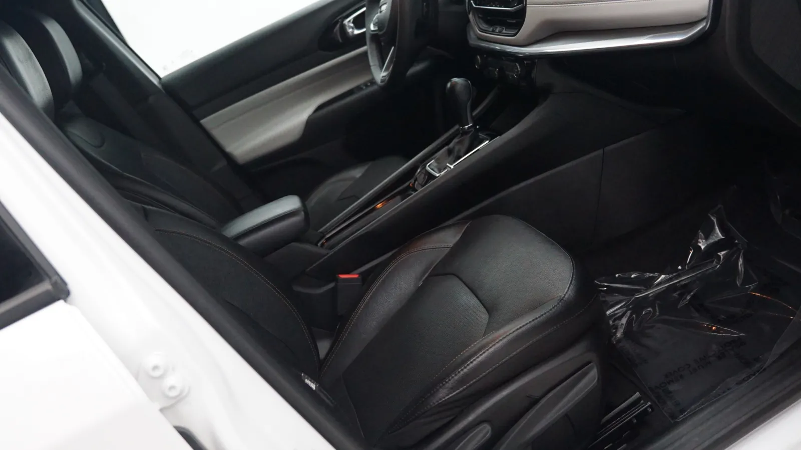 More photos of 2023 Jeep Compass Limited at Auto City, CA