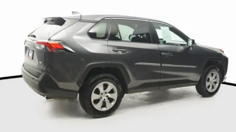 More photos of 2022 Toyota RAV4 LE at Auto City, CA