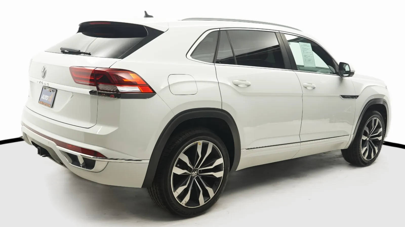 More photos of 2021 Volkswagen Atlas Cross Sport 3.6L V6 SEL R-Line at Auto City, CA