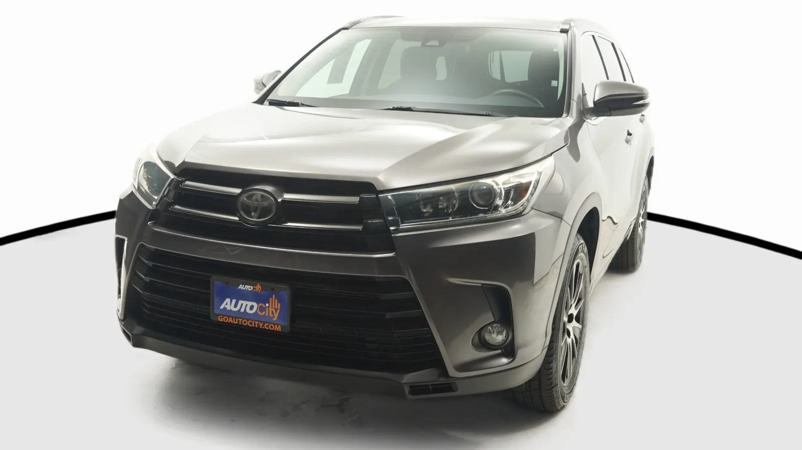 Gray 2018 Toyota Highlander SE for sale in El Cajon, CA