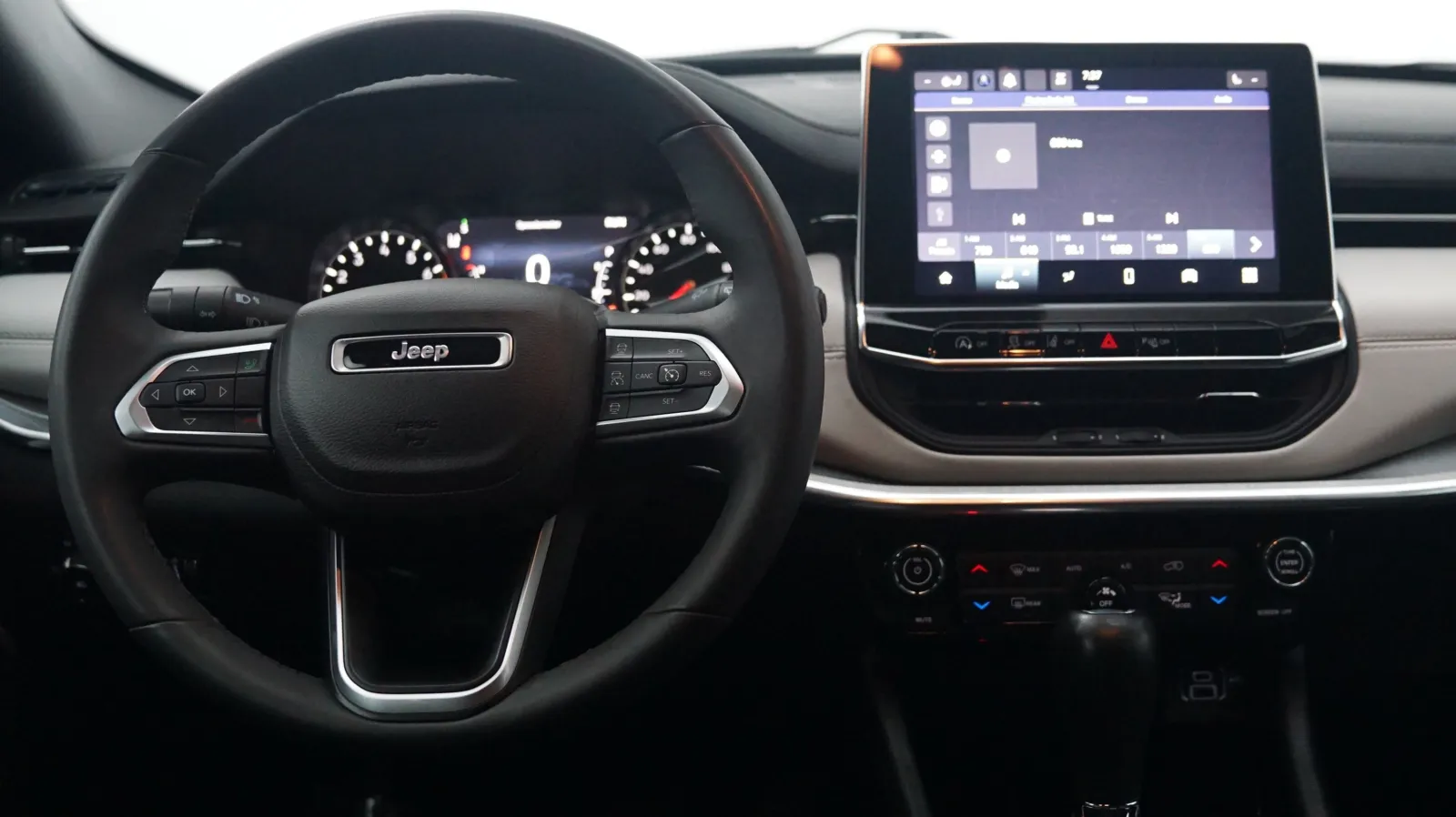 More photos of 2023 Jeep Compass Limited at Auto City, CA