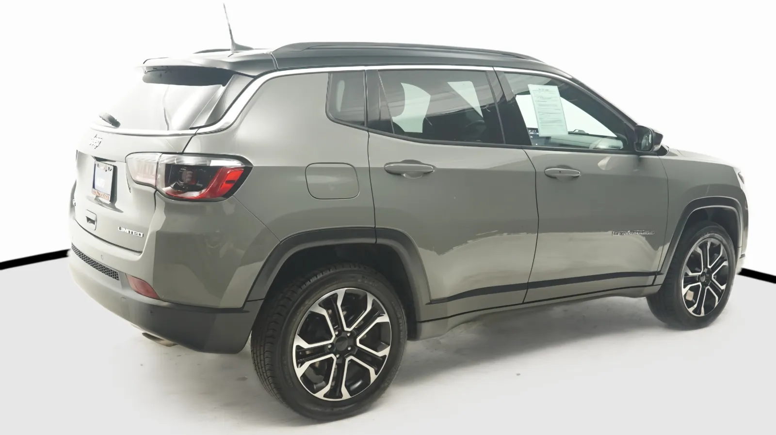 More photos of 2023 Jeep Compass Limited at Auto City, CA