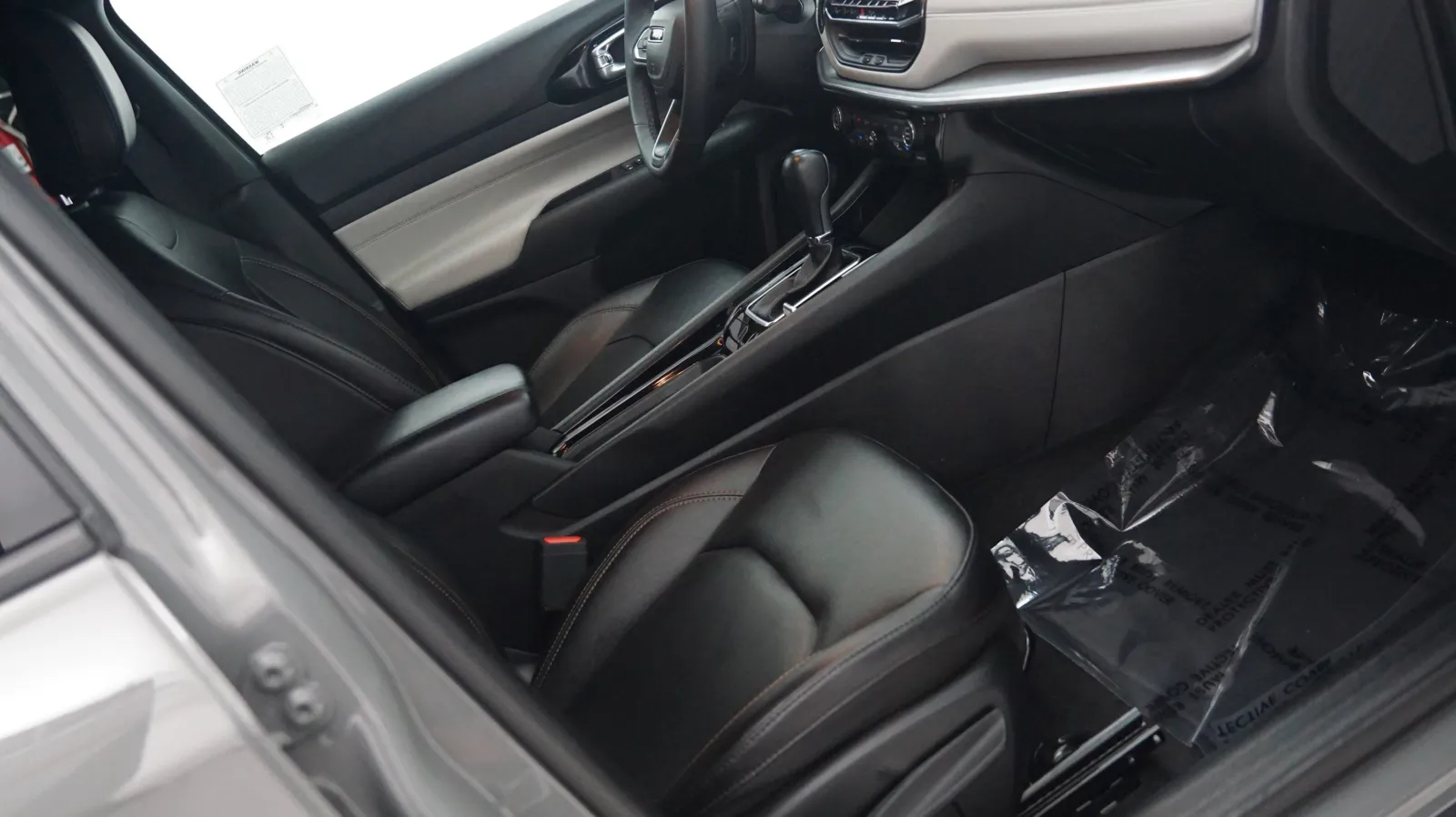 More photos of 2023 Jeep Compass Limited at Auto City, CA