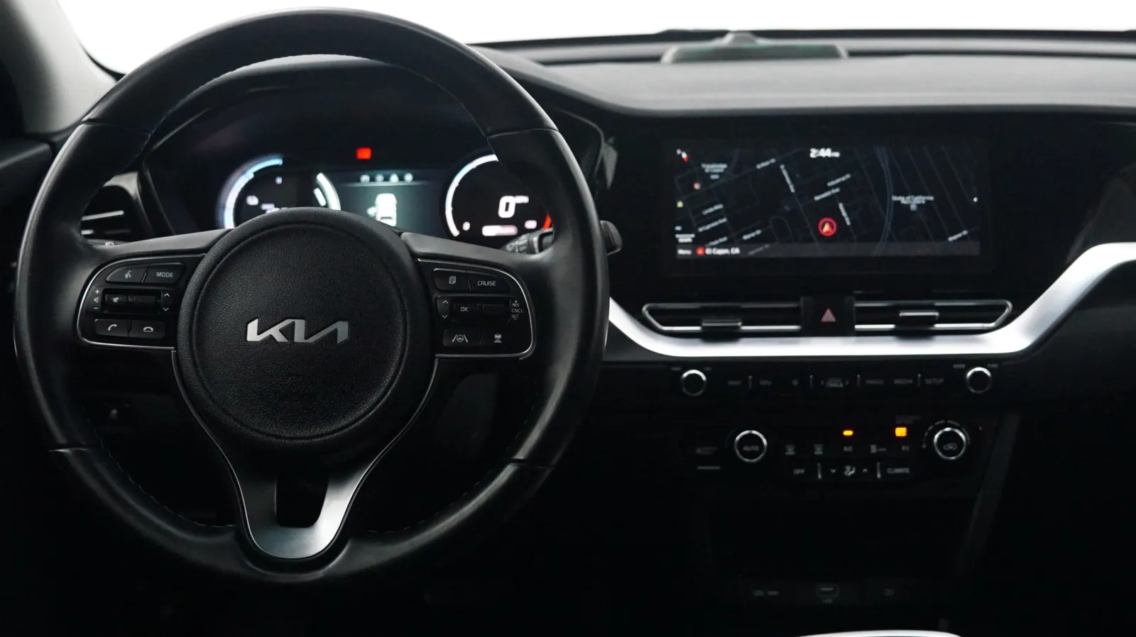 More photos of 2022 Kia Niro EV EX Premium at Auto City, CA