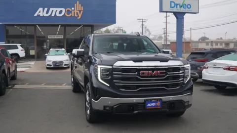 More photos of 2022 GMC Sierra 1500 SLT at Auto City, CA