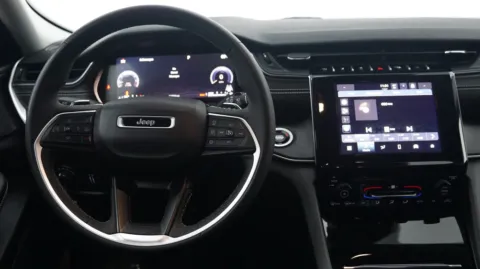 More photos of 2023 Jeep Grand Cherokee Laredo at Auto City, CA