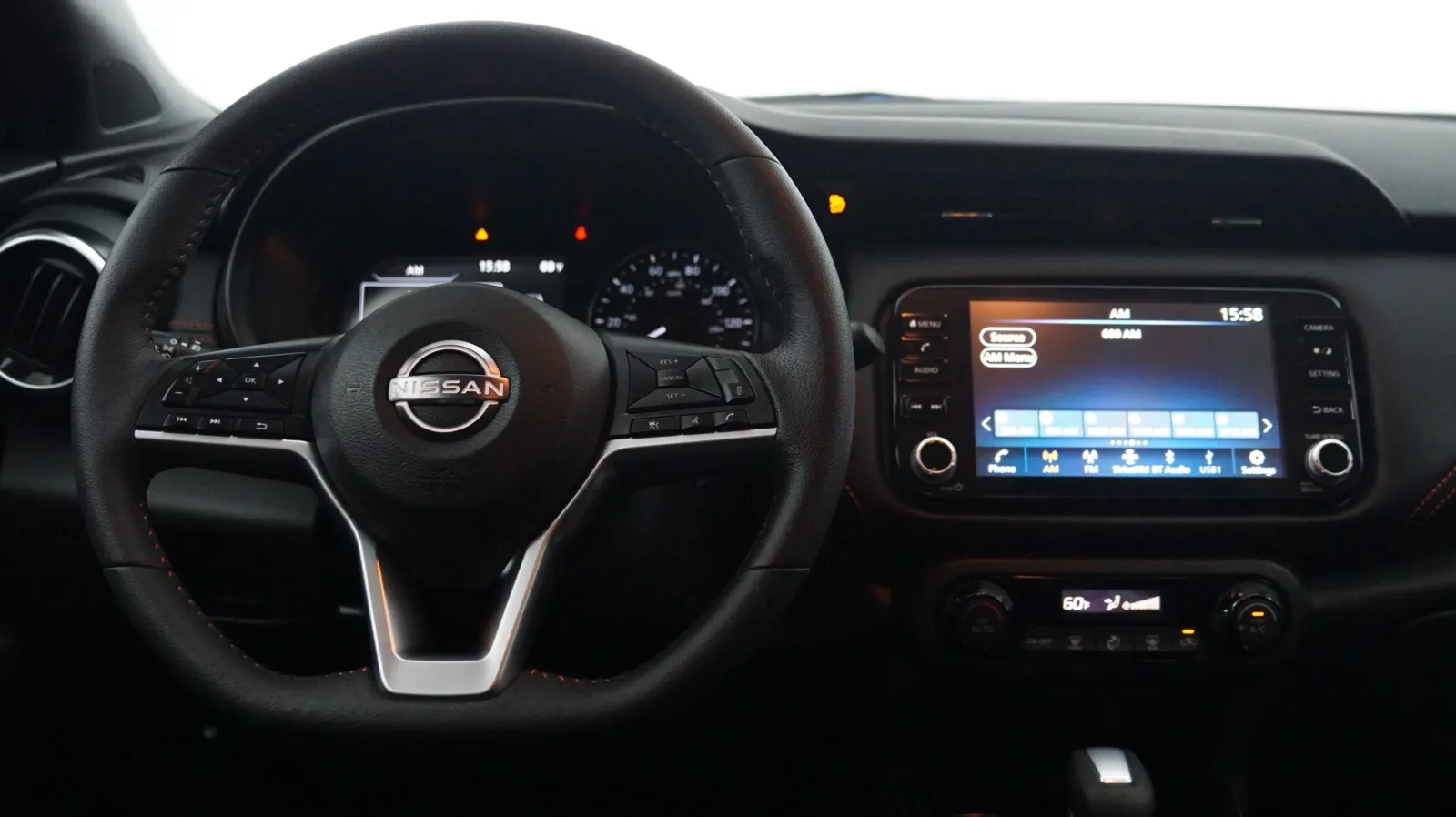 More photos of 2023 Nissan KICKS SR at Auto City, CA