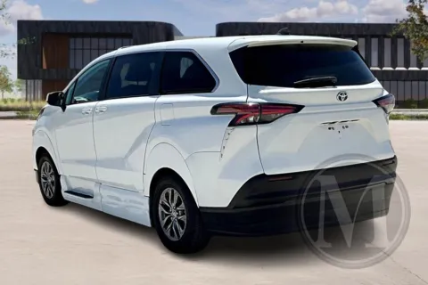 More photos of 2021 VMI MINIVAN at Master's Transportation - Los Angeles, CA