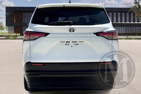 More photos of 2021 VMI MINIVAN at Master's Transportation - Los Angeles, CA