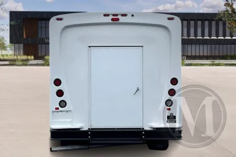 More photos of 2022 Ford E450 at Master's Transportation - Orlando, FL