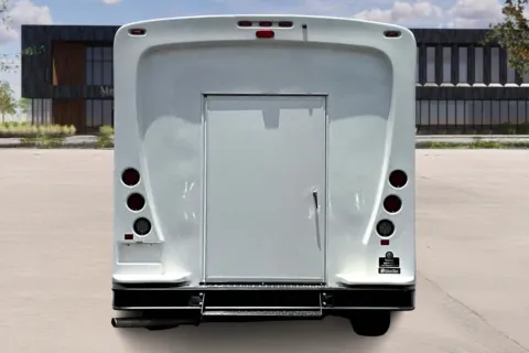 More photos of 2022 Ford E450 at Master's Transportation - Orlando, FL