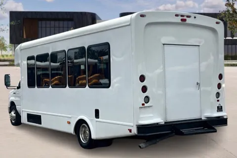 More photos of 2022 Ford E450 at Master's Transportation - Orlando, FL