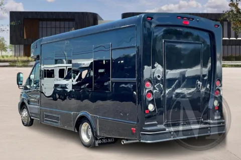 More photos of 2021 Glaval COMMUTE at Master's Transportation - Orlando, FL