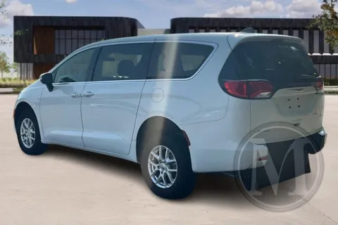 More photos of 2022 Chrysler Voyager LX at Master's Transportation - Atlanta, GA