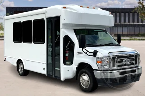 White 2023 Ford E450 for sale in College Park, GA