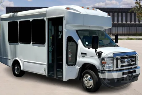 White 2023 Ford E450 for sale in College Park, GA
