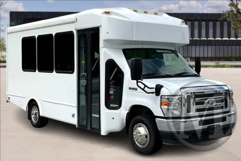 White 2023 Ford E450 E-450 SD for sale in College Park, GA