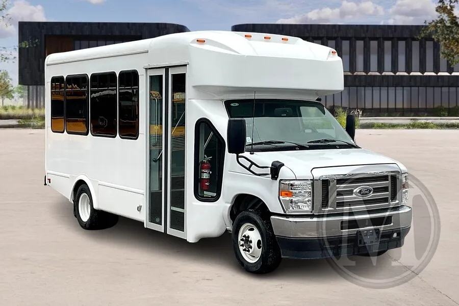 White 2025 Ford E450 for sale in Nashville, IN