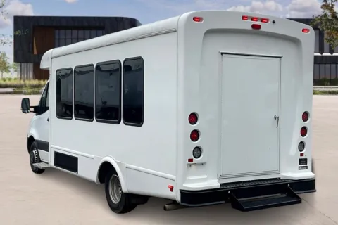 More photos of 2021 Freightliner SPRINTER at Master's Transportation - Nashville, IN