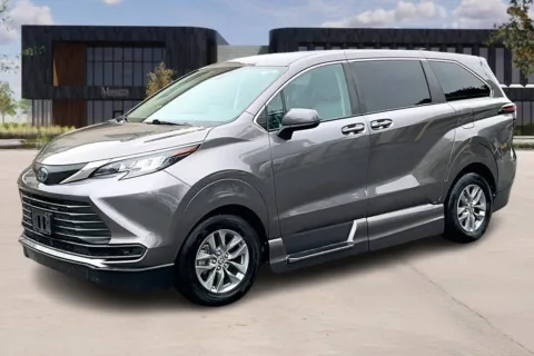 Another view of 2022 Toyota SIENNA for sale in Nashville, IN at Master's Transportation - Nashville
