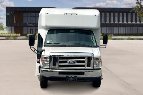 Photos of 2017 Ford E450 for sale in Nashville, IN at Master's Transportation - Nashville