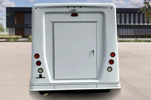 More photos of 2019 Ford E450 at Master's Transportation - Nashville, IN