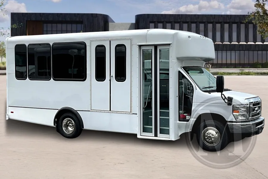 White 2018 Ford E350 for sale in Capitol Heights, MD