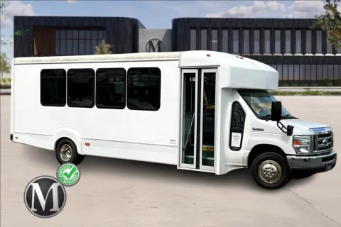 White 2016 Ford E450 for sale in Capitol Heights, MD