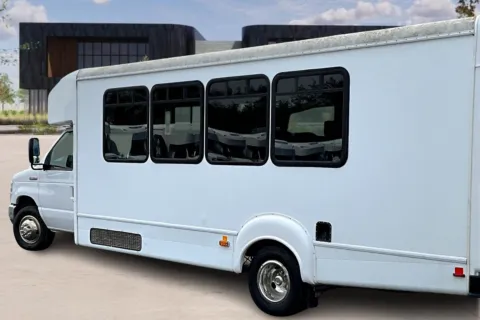 More photos of 2016 Ford E450 at Master's Transportation - Washington, D.C., MD