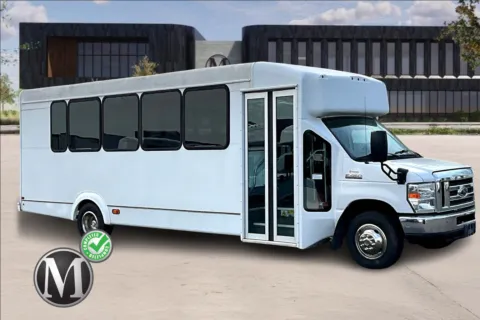 White 2017 Ford E450 for sale in Capitol Heights, MD