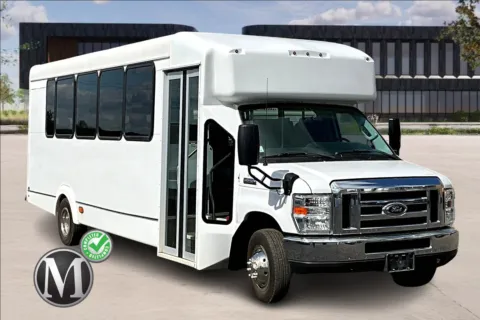 White 2017 Ford E450 for sale in Capitol Heights, MD